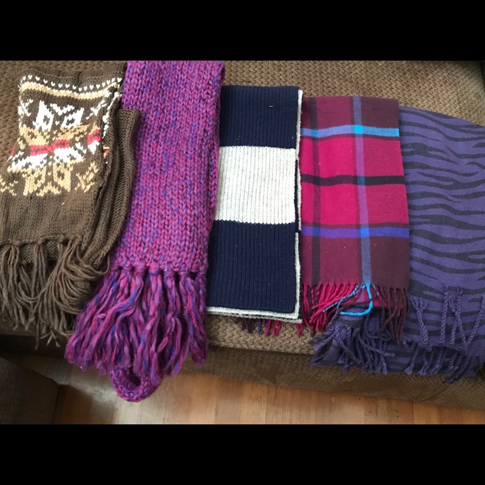 Set of scarves